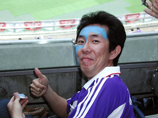 今日のメンバー勢ぞろい！ 左から うら：『シドニーでの活躍を期待して、五輪ペインティング』 睦月：『日本代表マスコットのヤタガラス！』 『おれ：青いライオンキング（一応日本の誇りのつもり）』 とりは、きっぺー：『ライオンキングとくればハイエナ！ではなく麒麟です！麒麟カップです。』 みんな満足げだ。